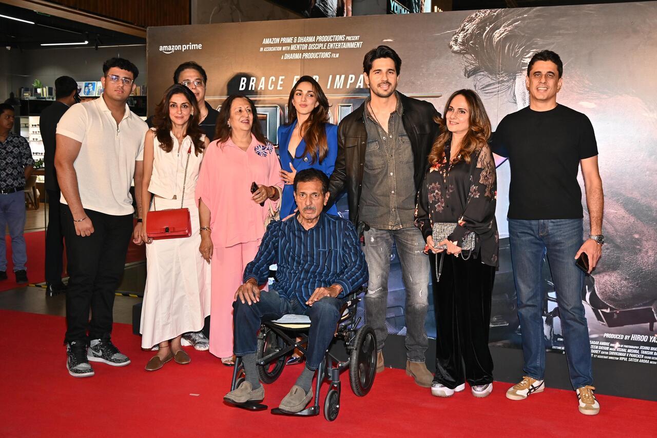 Sidharth Malhotra and Kiara's family turned up to cheer for the actor's film 'Yodha'