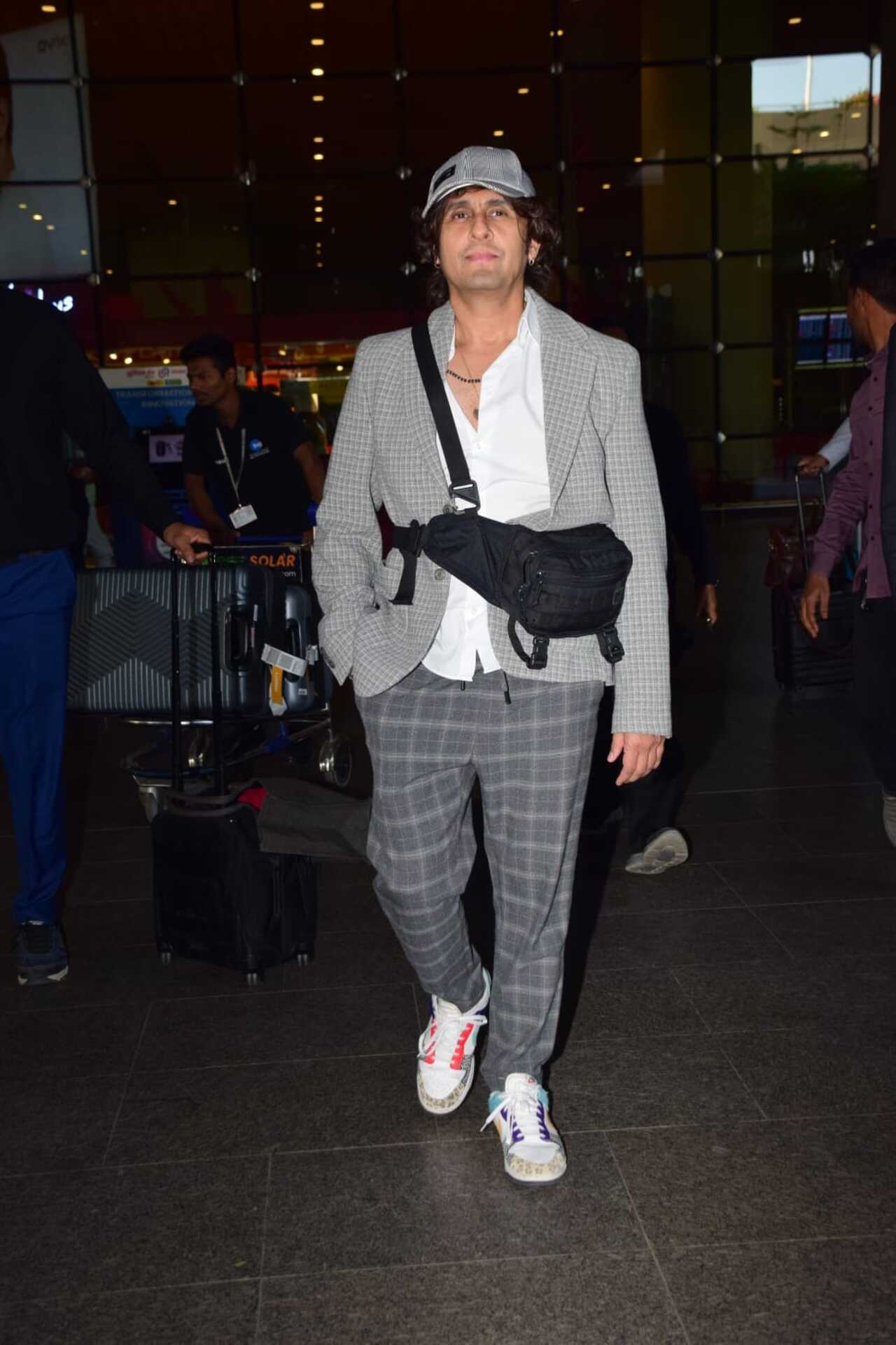 Sonu Nigam spotted at the Mumbai airport