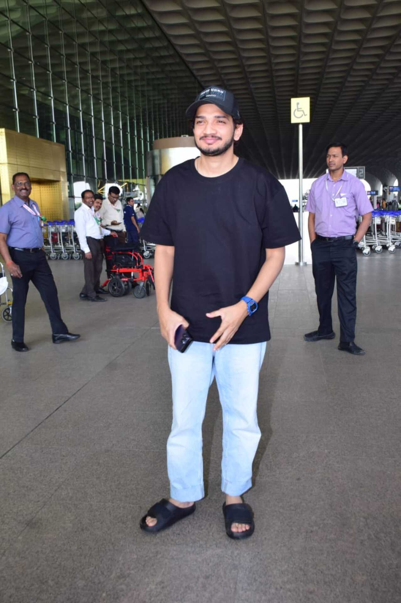 Munawar Faruqui was also spotted at the Mumbai airport on Tuesday morning