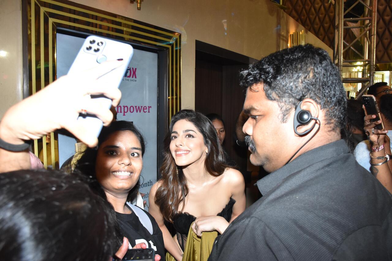 Alaya F obliges for selfies after the trailer launch of Bade Miyan Chote Miyan