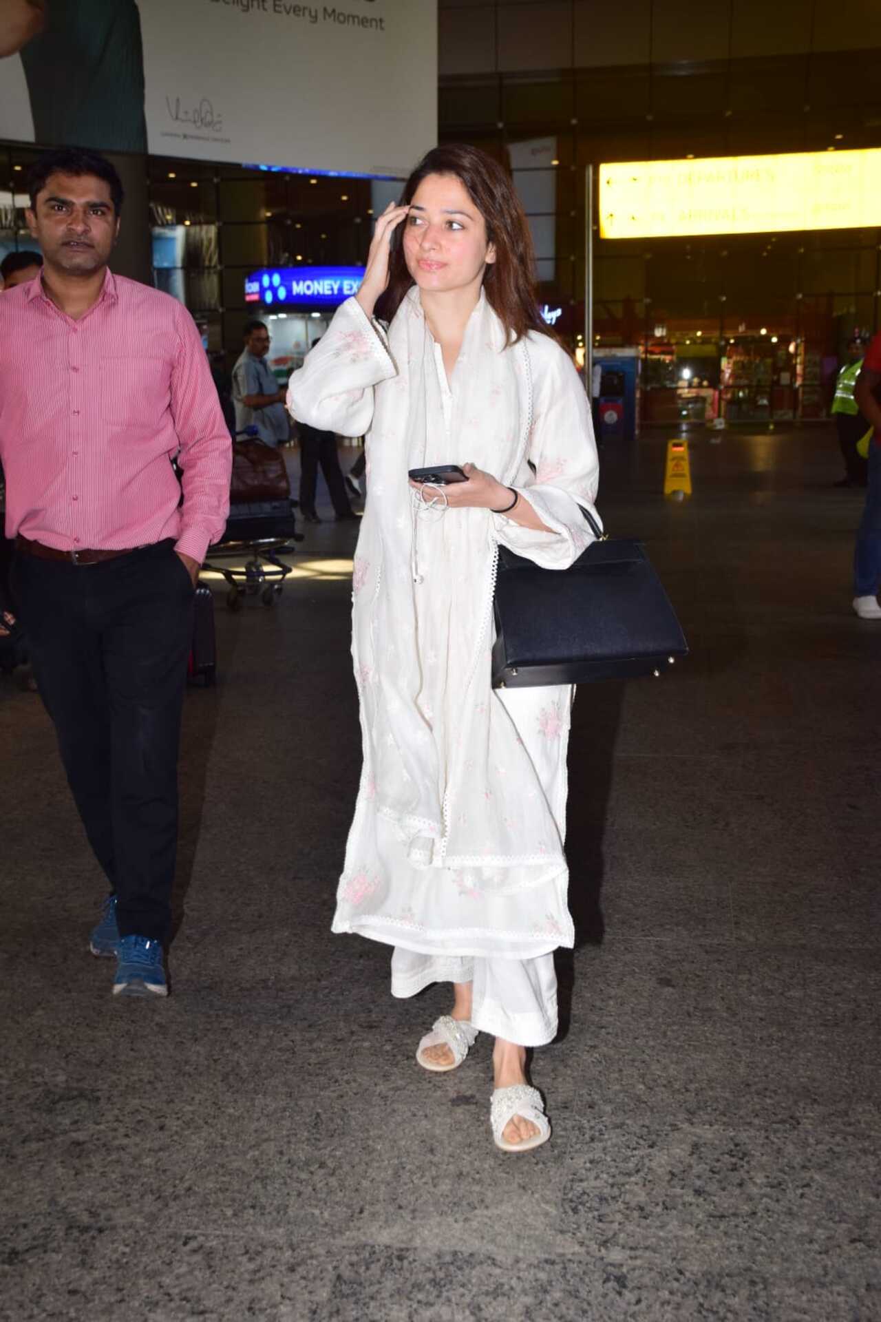 Tamannaah Bhatia opts for simple kurta for her flight