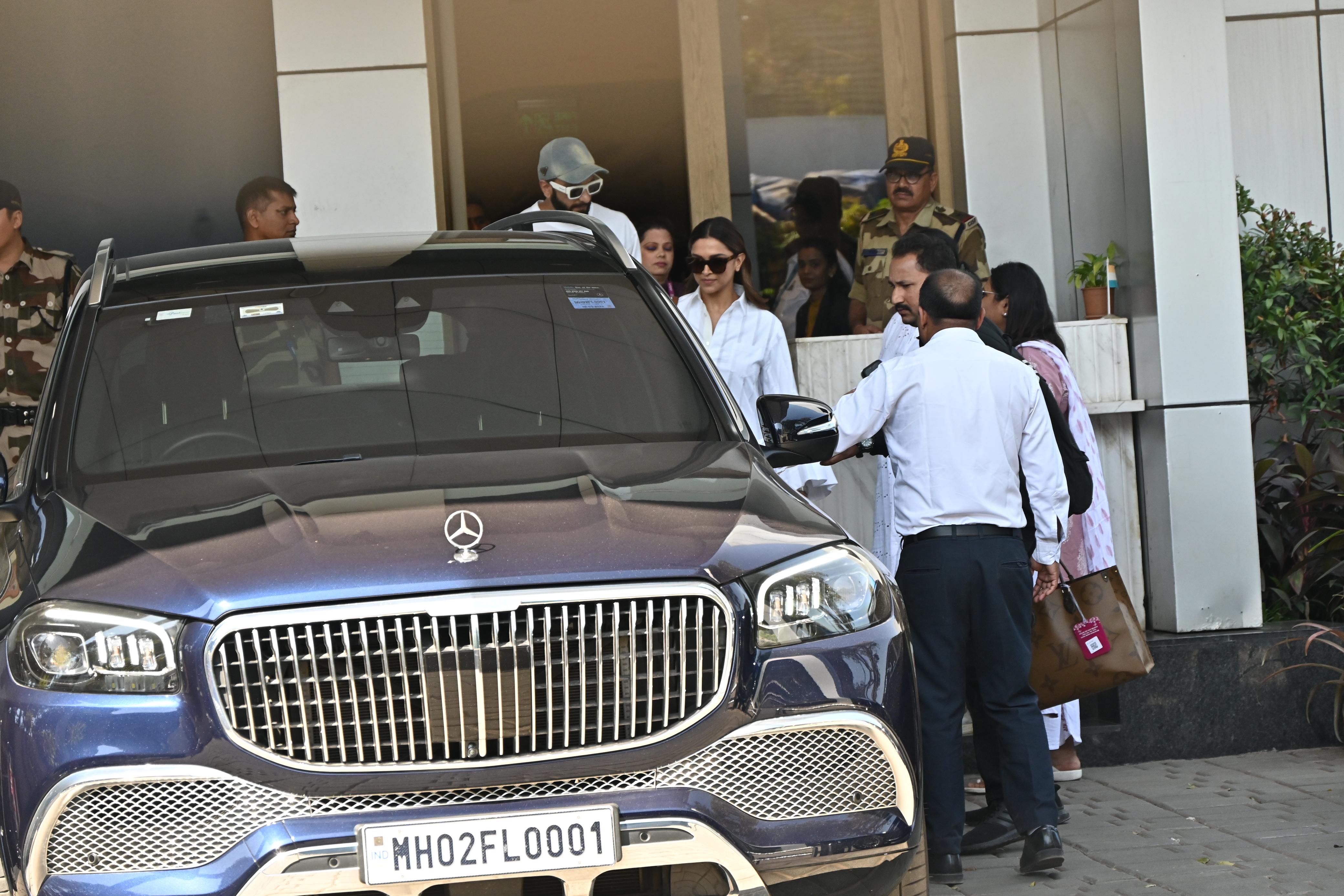 Parents-to-be Deepika Padukone and Ranveer Singh were spotted back in the bay after a few days of revelry in Jamnagar