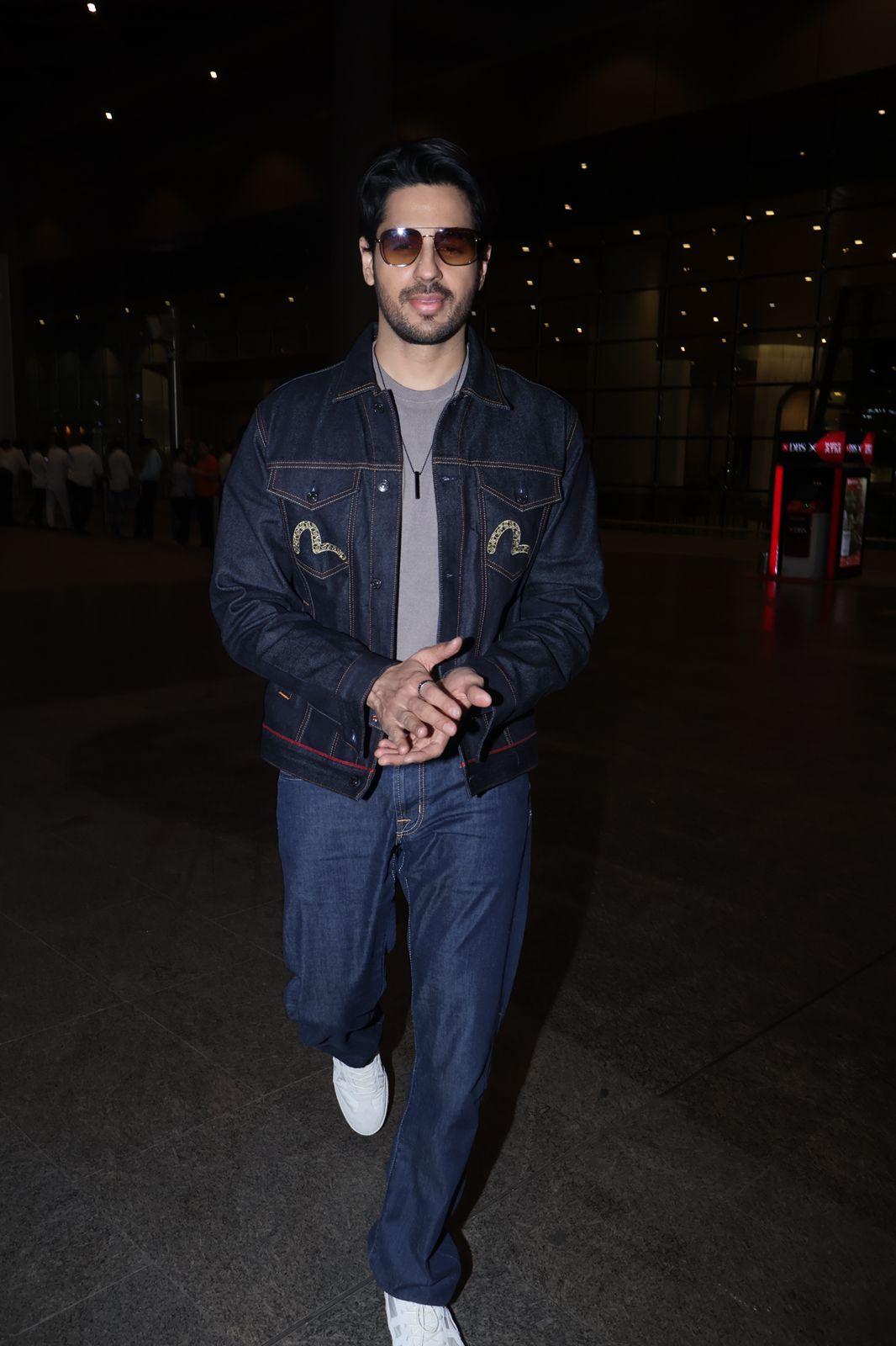 Sidharth Malhotra was clicked at the Mumbai airport today