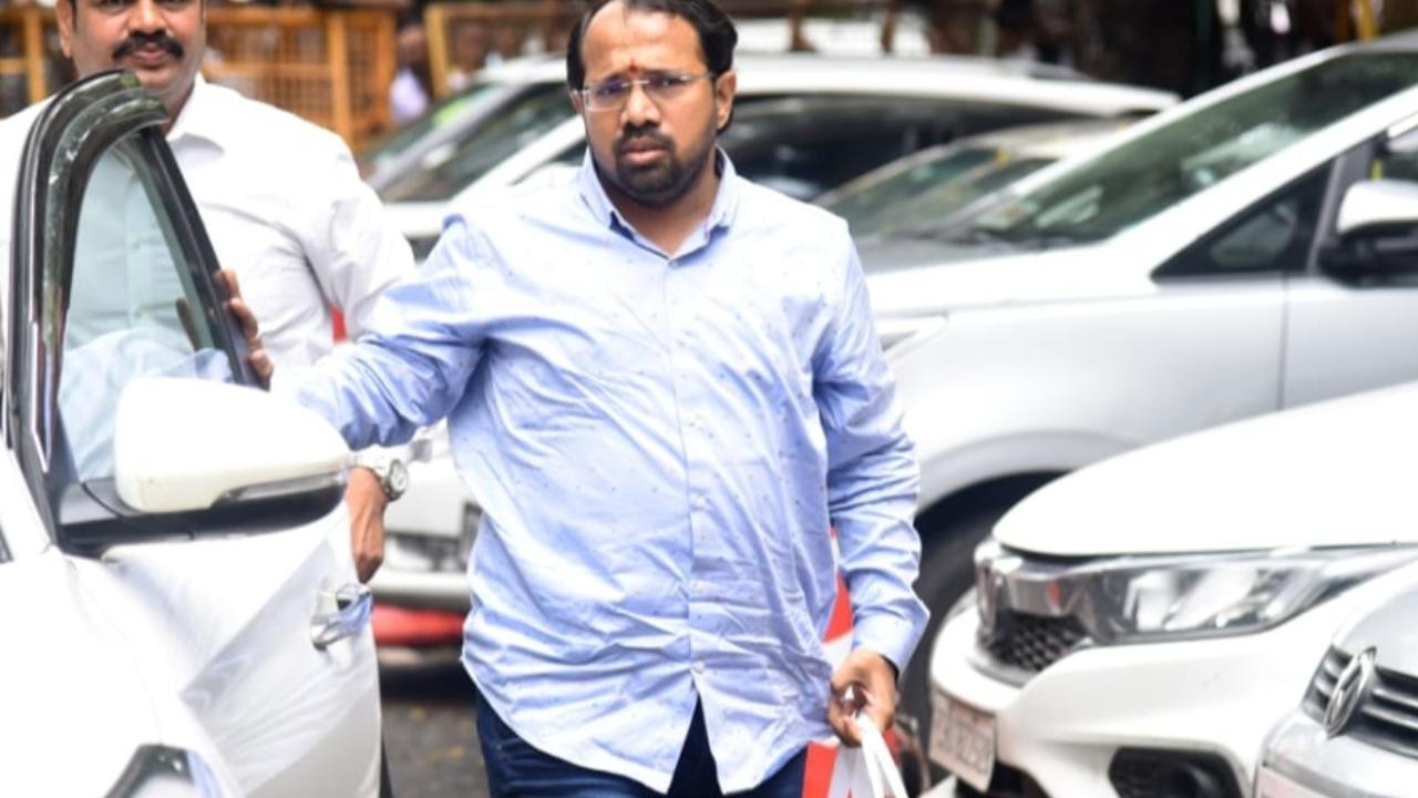 Khichdi 'scam': Suraj Chavan used closeness to 'senior leader' to bag BMC order