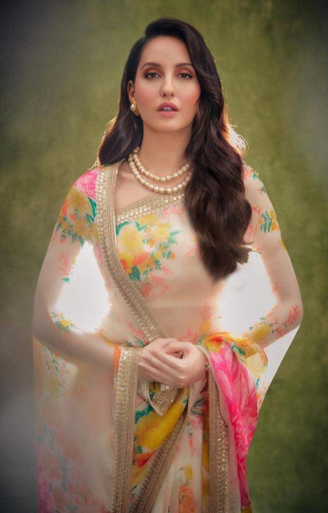 Vintage fashion inspired by celebs