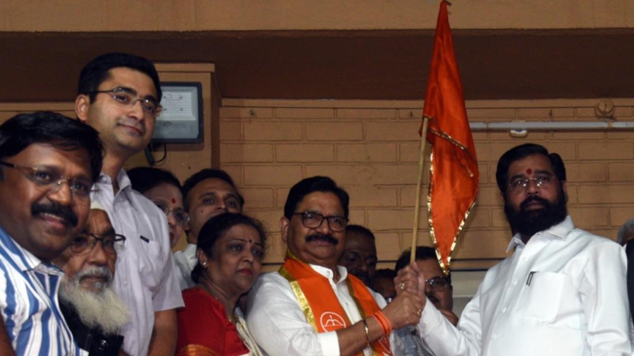 Senior leader like Ravindra Waikar quitting the party, is a big blow for Shiv Sena (UBT) ahead of Lok Sabha elections