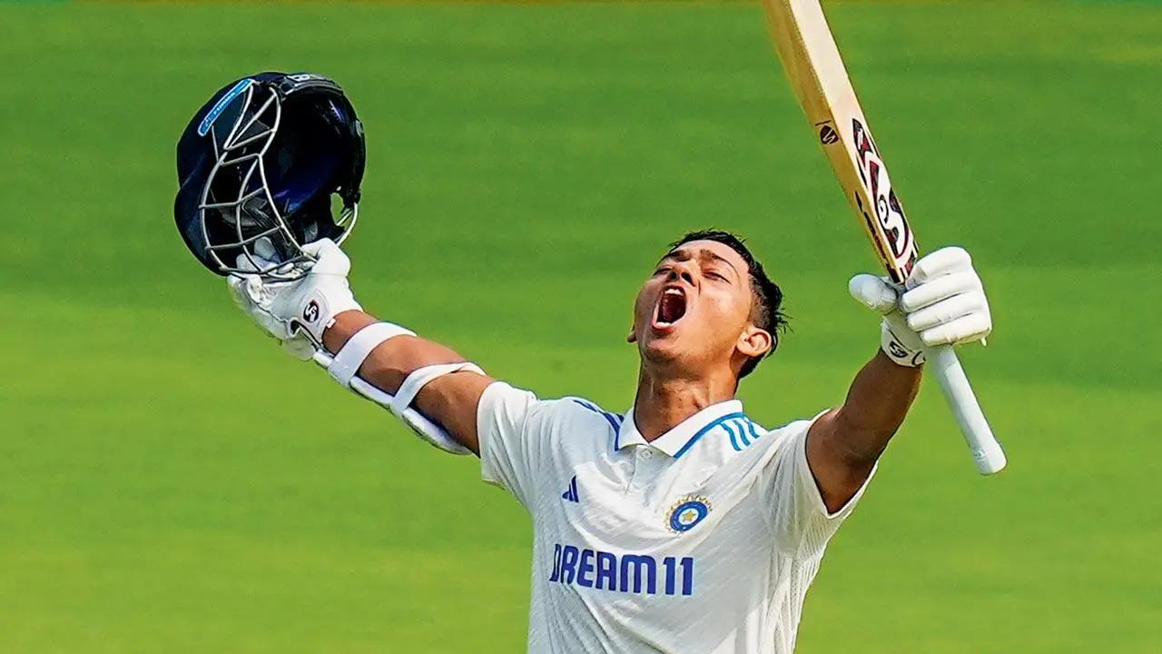 With this knock, Jaiswal also became the first-ever batsman to complete 1,000 runs in the World Test Championship 2023-25 cycle. He achieved the feat in just nine test matches including 3 hundreds and 4 fifties