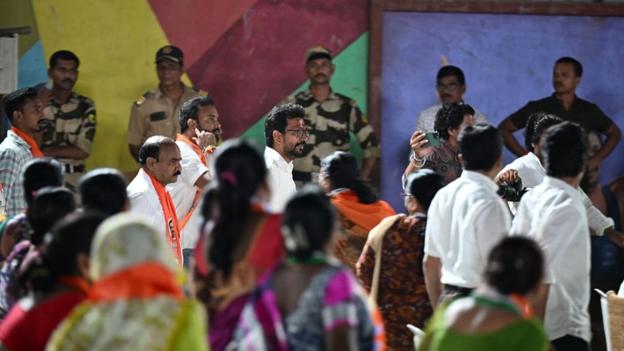 The Mumbai North West constituency in Lok sabha elections 2024 is witnessing a contest between the two Shiv Sena factions