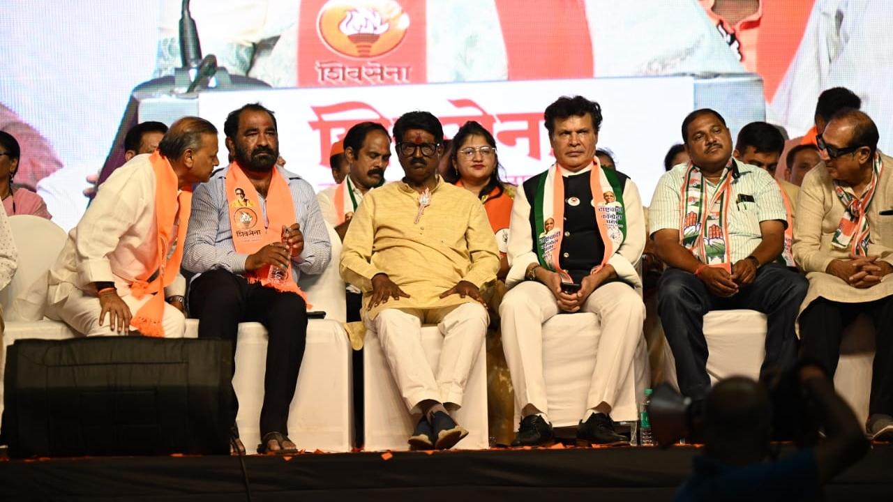 The seat consists of six assembly segments with posh areas including Worli, Malabar Hill, Mumbadevi, Colaba, Sewri and Byculla