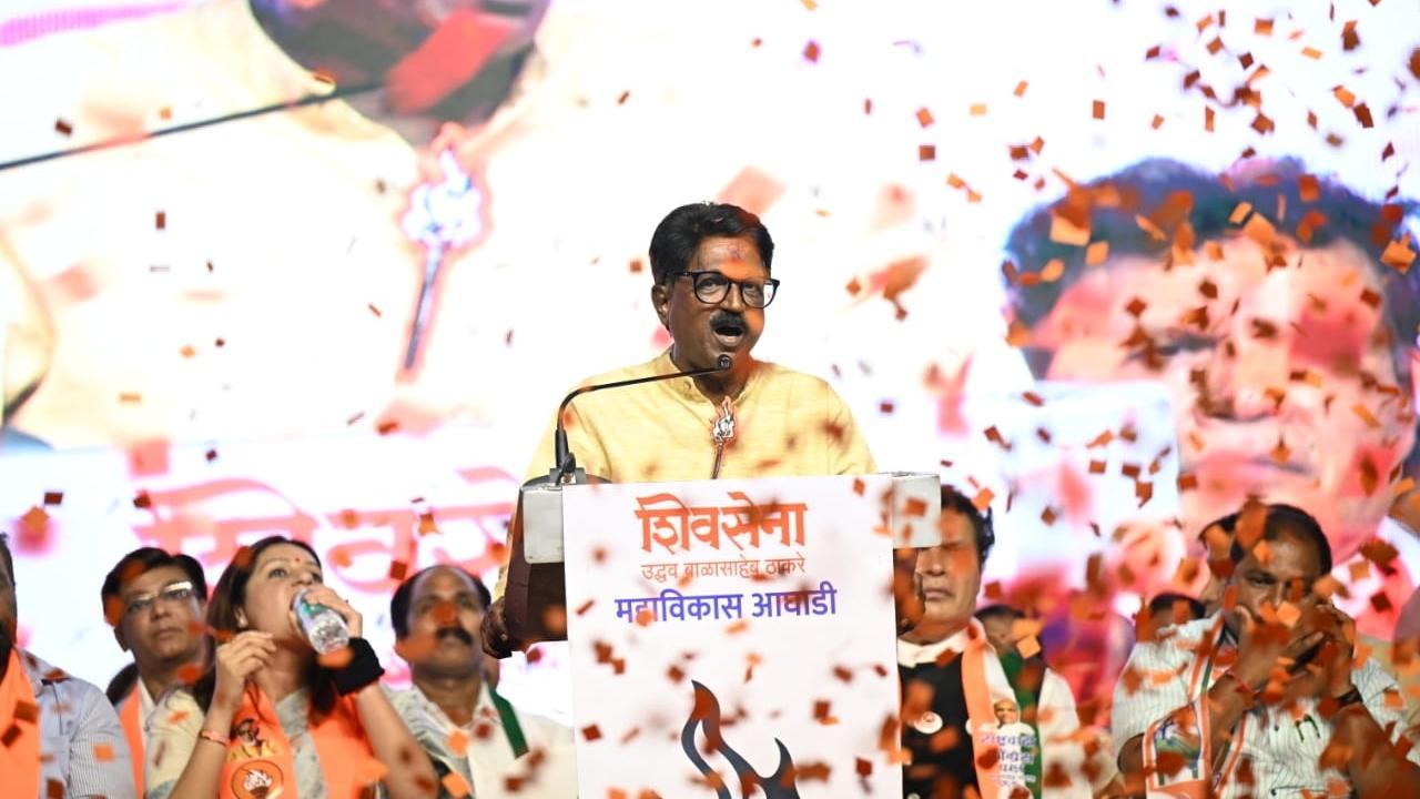 Arvind Sawant while addressing the rally on Thursday evening. Pics/Satej Shinde
