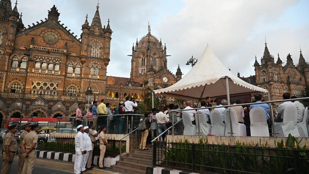 The band's synchrony and the powerful sound of the tunes echoed through the historic CSMT area
