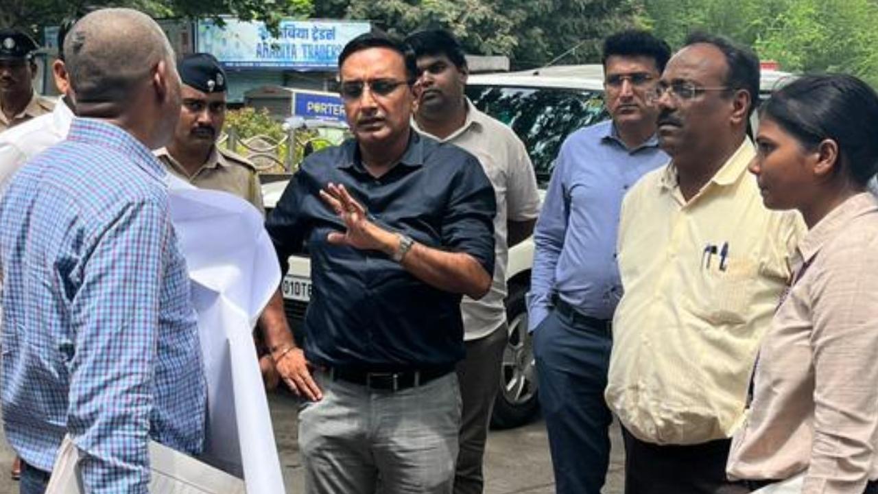 The civic body's statement said that Dr. Amit Saini, along with key officials, conducted a direct inspection of various locations in the Ghatkopar, Vikhroli, and Mulund (N, S, and T Wards) areas on Monday