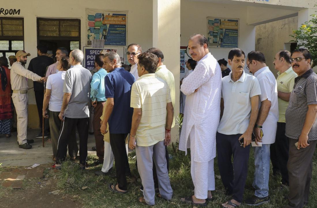 Srinagar sees 14.94% turnout till 11 am, figure higher than 2019 total turnout