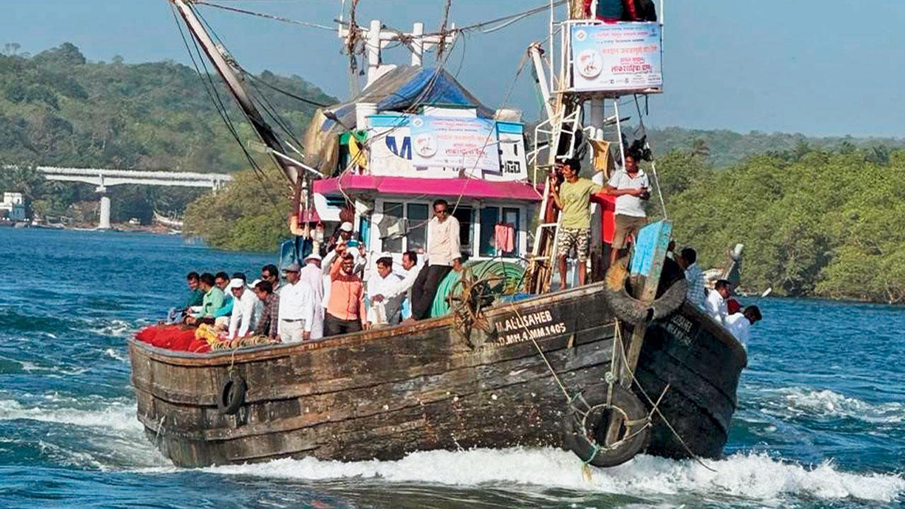 Lok Sabha Elections 2024: Ratnagiri, Raigad woo fishermen, women voters