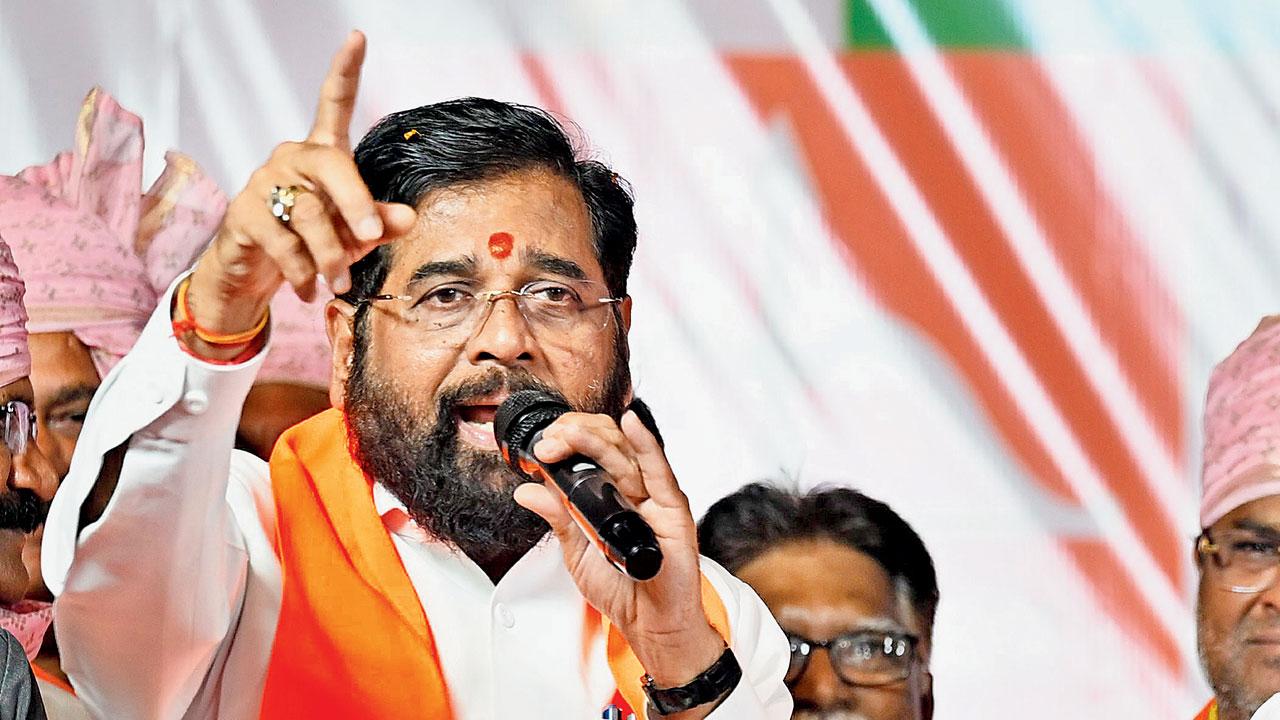 CM Eknath Shinde tried to woo Tamil residents with the redevelopment plan. Pics/Kirti Surve Parade