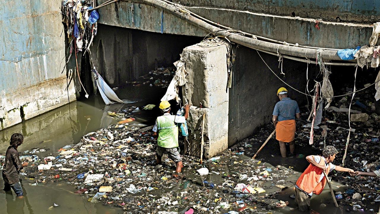 Mumbai: Flooding inevitable this monsoon despite desilting work in city
Despite the desilting work of the open stormwater drains, flooding in the city will be inevitable this monsoon as BMC hasn’t found any solution to the waste thrown into nullahs by the slum dwellers. BMC officials discussed various solutions like the appointment of a centralised agency, covering nullahs, installing nets over nullahs, etc. But with just 15 days until the arrival of the monsoon, none of the solutions have materialised....Read More