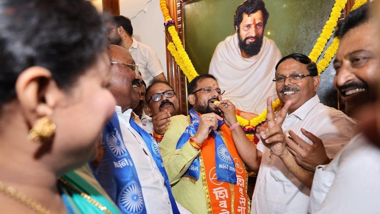 Lok Sabha elections 2024: Shiv Sena's Thane LS candidate Naresh Mhaske pays tributes to Anand Dighe after getting poll ticket