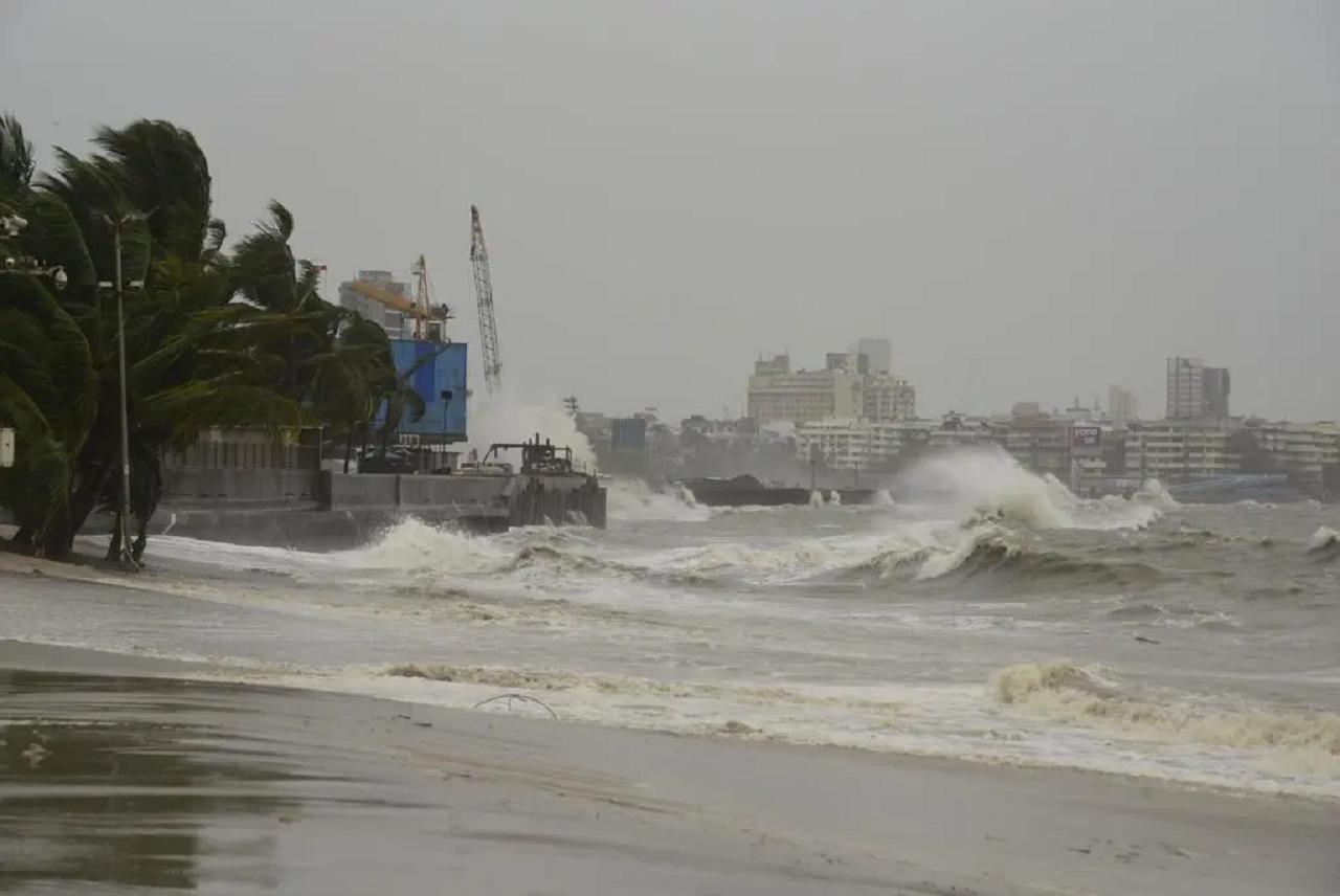BMC urges Mumbaikars to avoid beaches amid high swell wave alert from IMD