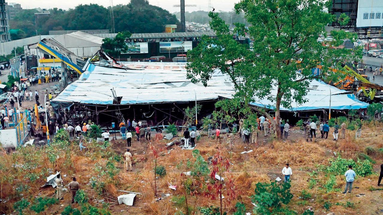 Ghatkopar hoarding collapse: Two bodies retrieved from car; death toll in hoarding collapse rises to 16