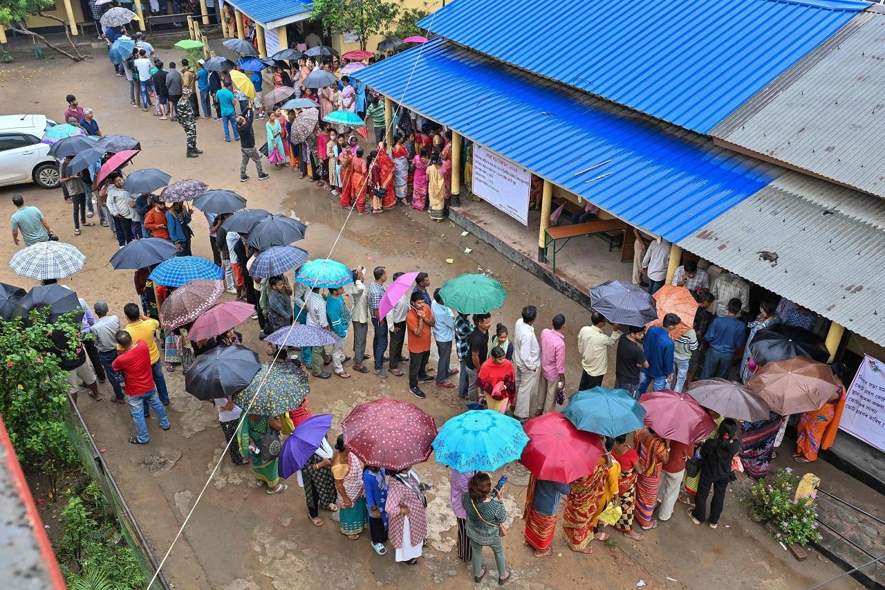 According to the Election Commission, a voting percentage of 25.41 per cent was recorded till 11 am. The voting which started at 7 am will continue till 6 pm