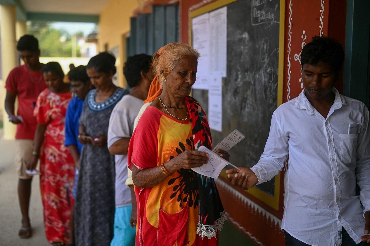 In Uttar Pradesh's Budaun, the villagers of Dhoranpur boycotted the polling to protest against leaders for not paying heed to their demand for a road