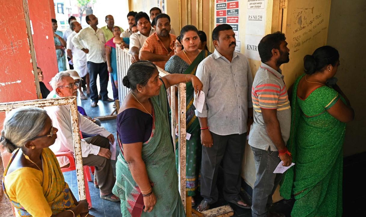 Andhra Pradesh Guv Nazeer, CM Jagan, Chandrababu Naidu among early voters