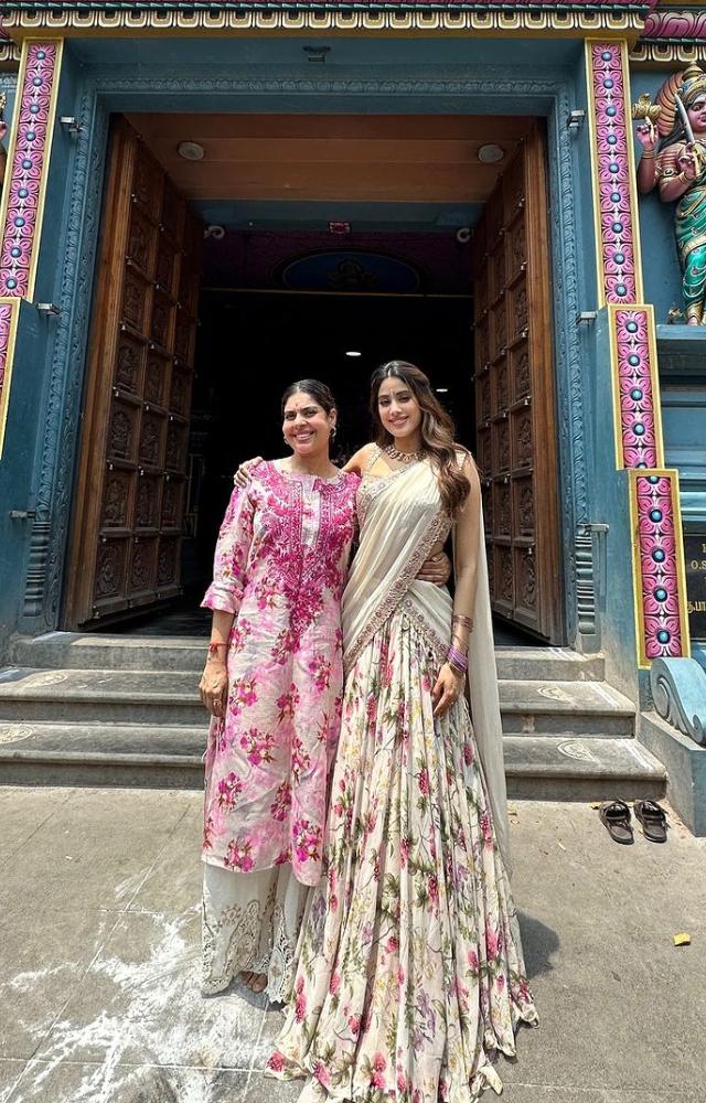 Janhvi Kapoor visited Muppathanam temple in Chennai ahead of her film`s release