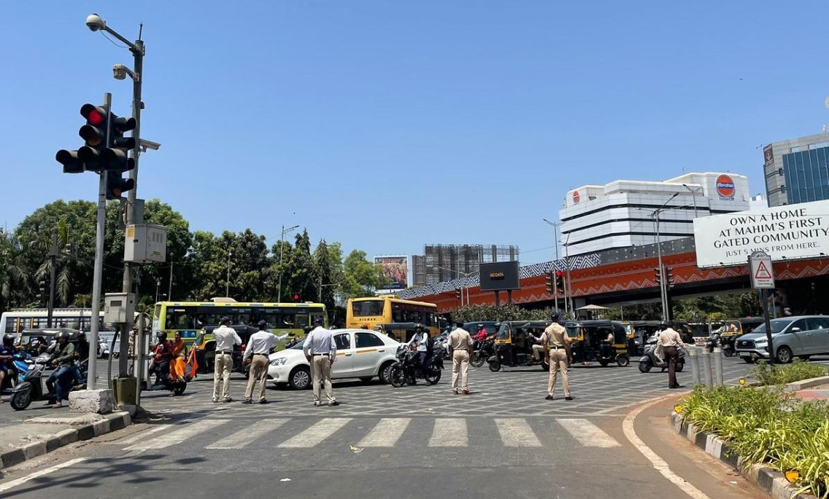 Mumbai LIVE: Traffic diverted near Bandra Collectorate amid nomination filing