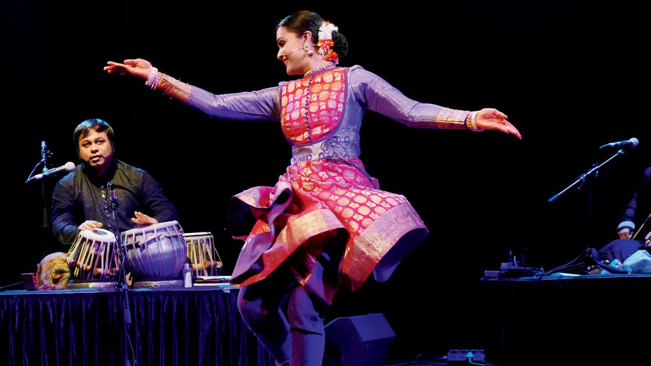 Swapnil Bhise (left) and Aditi Bhagwat at a performance