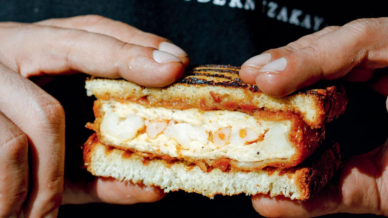 Katsu prawn sando
