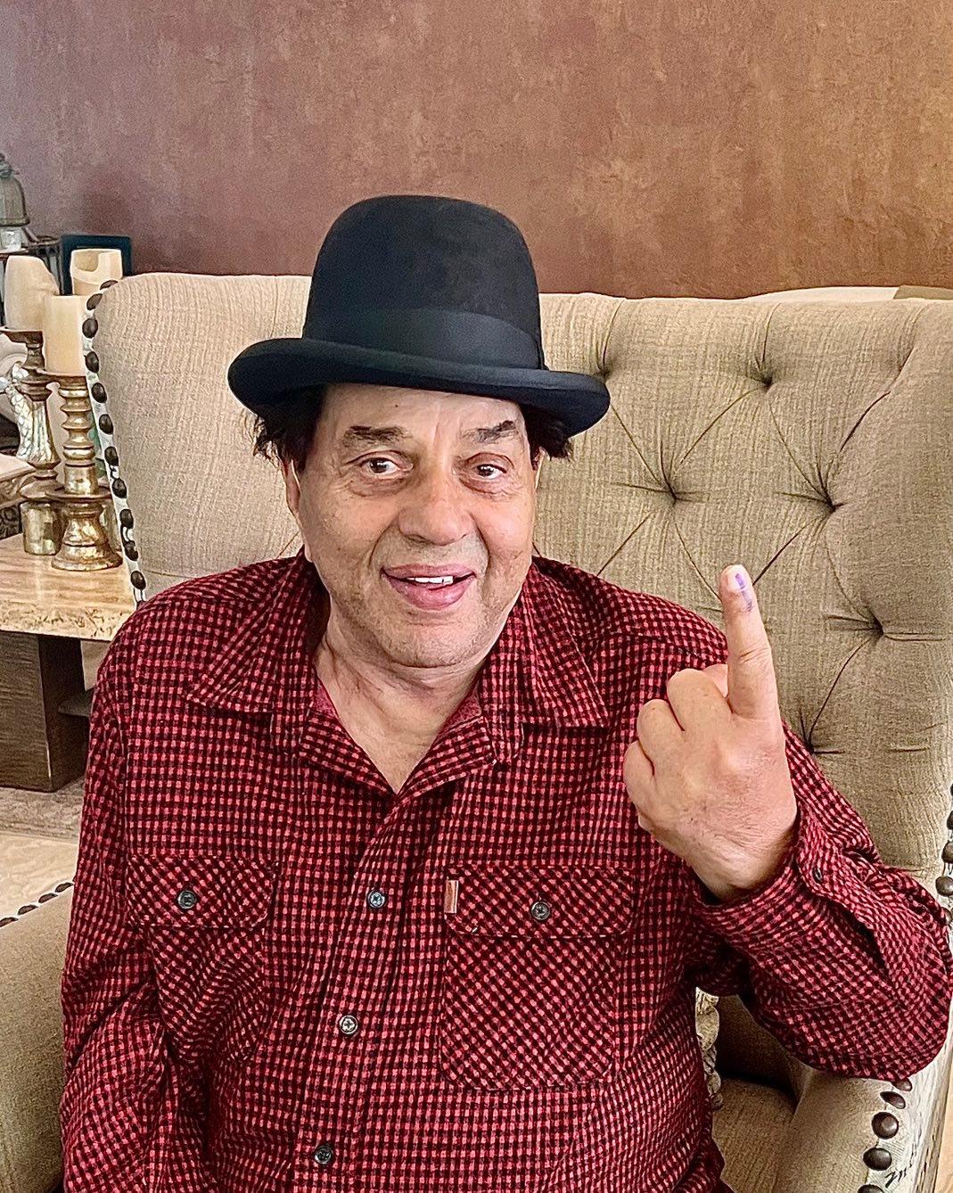 Dharmendra while sharing a picture wrote, 