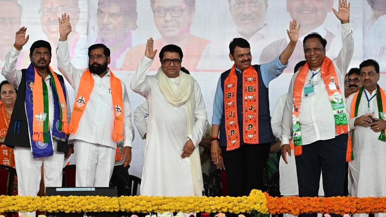 IN PHOTOS: Raj Thackeray and others at Shivaji Park for PM Modi's rally