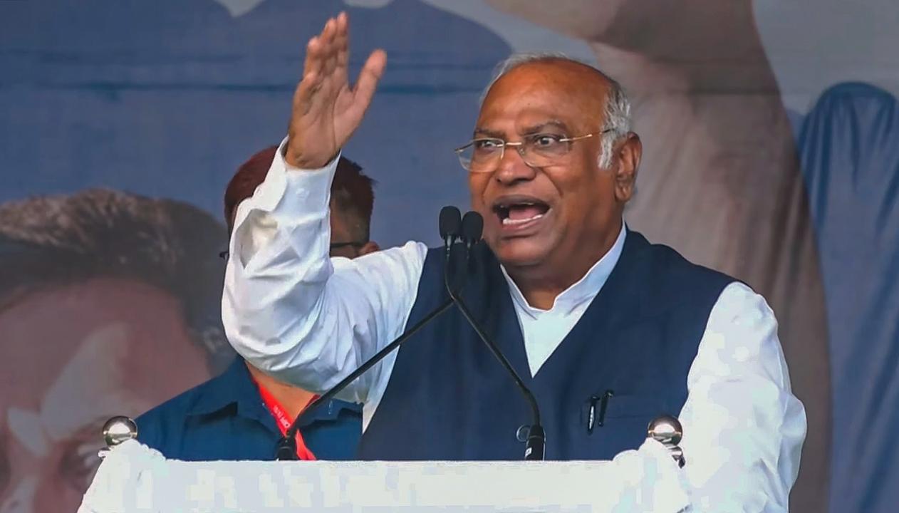 Congress claims Mallikarjun Kharge's helicopter checked in Bihar