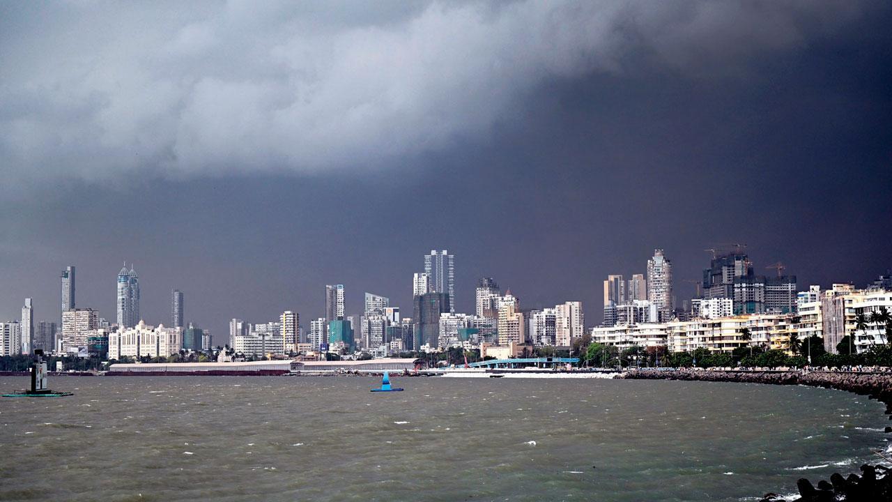 Weather update: Dust storm, rain hit Mumbai; orange alert for Thane
