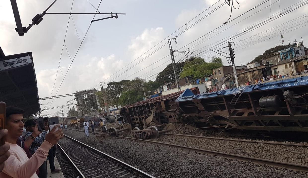 Mumbai LIVE: Few trains cancelled, short terminated after goods train derails