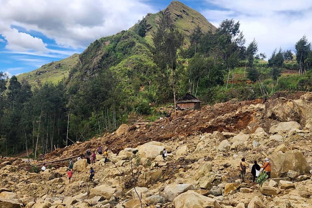 Authorities fear second landslide at site of Papua New Guinea disaster