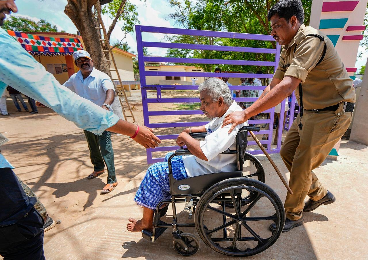 Of the 96 Lok Sabha seats, 25 are from Andhra Pradesh, 17 from Telangana, 13 from Uttar Pradesh, 11 from Maharashtra, eight each from Madhya Pradesh and West Bengal, five from Bihar, four each from Jharkhand and Odisha and one from Jammu and Kashmir