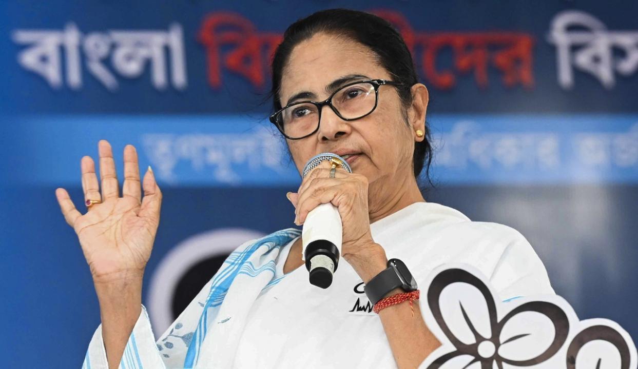 Mamata Banerjee expresses grief over deaths in Mumbai hoarding collapse