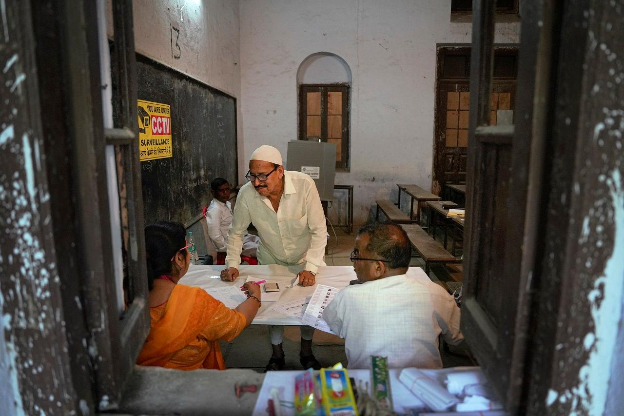 Voting for the fourth phase of the Lok Sabha elections 2024 in 96 Parliamentary Constituencies across nine states and one Union Territory began on Monday at 7:00 am
