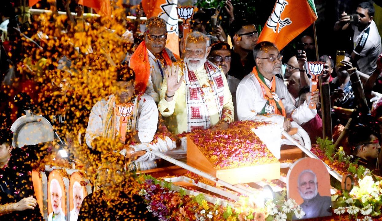 India General Elections 2024: PM Modi, Mamata Banerjee lead colourful road shows in Kolkata amid cheering crowd