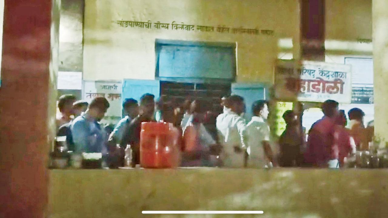 Voters had no problem waiting to vote till late at night