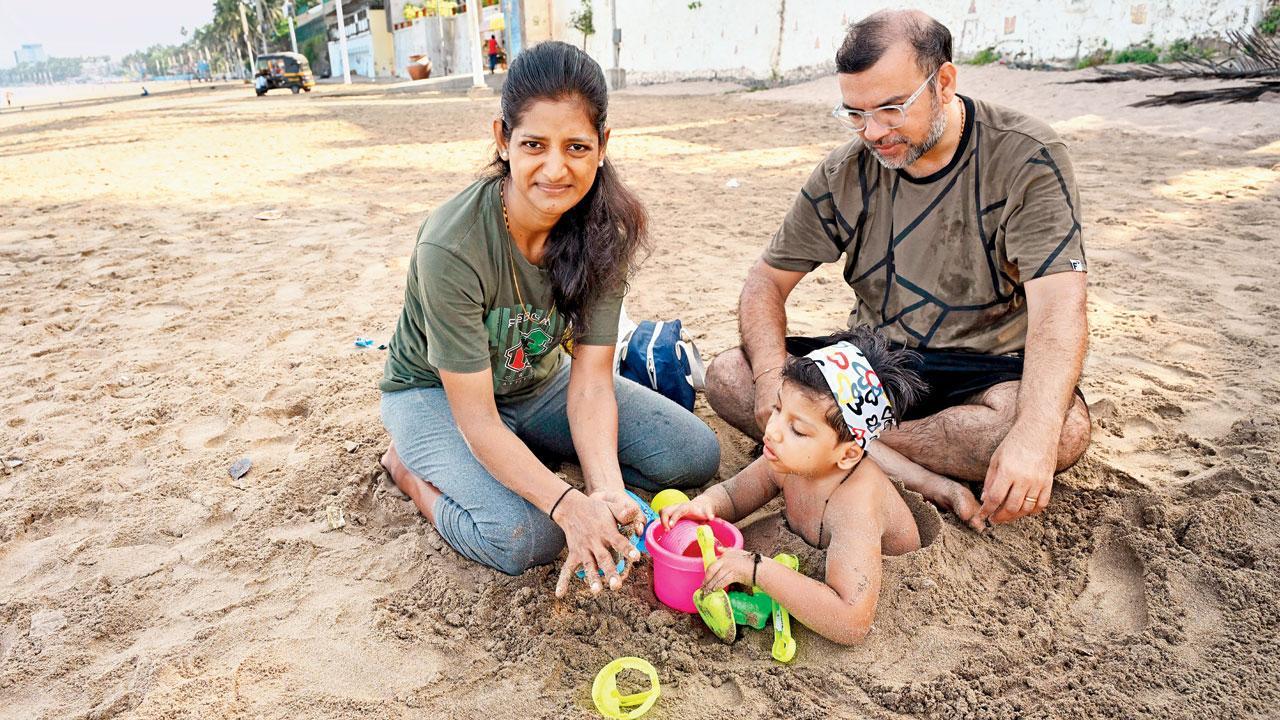 Mumbai: 5-year-old who needs to be buried in sand to ease her pain