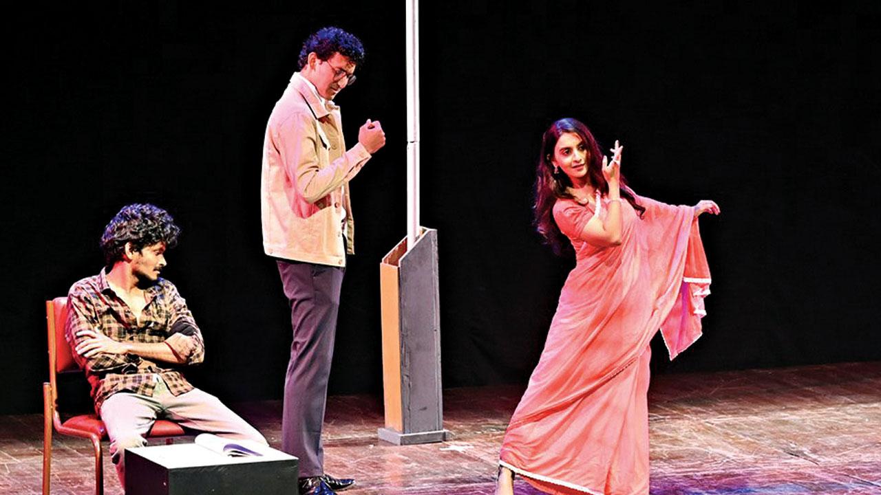 A moment from Golkonda Diamonds performed by alumni of the theatre department of Ramnarain Ruia College