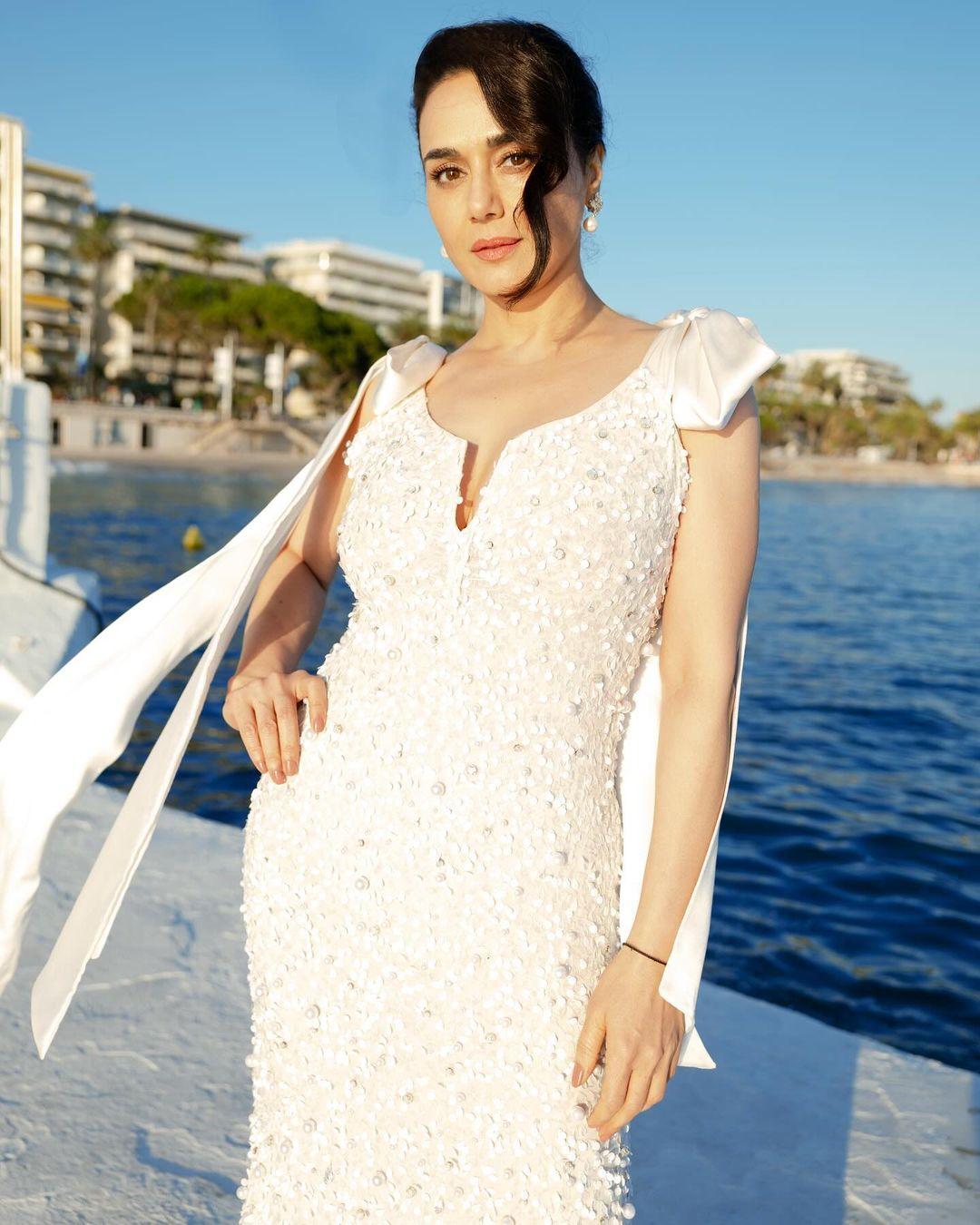In a chat with Vogue, Preity went into her fitness regimen, haircare tips, and more.