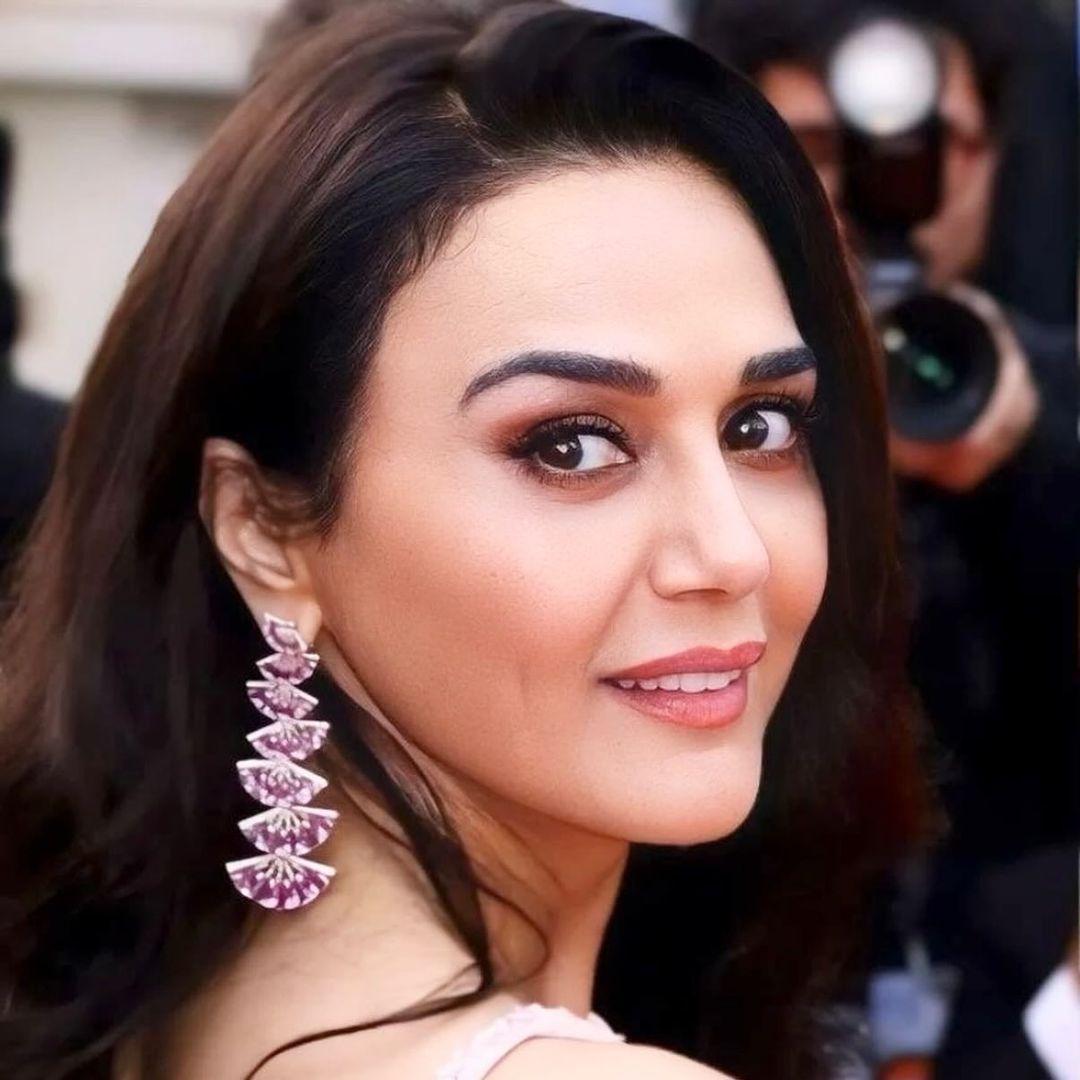 She wore a sequined baby pink sari by Seema Gujral and kept her makeup minimal for day 2. 