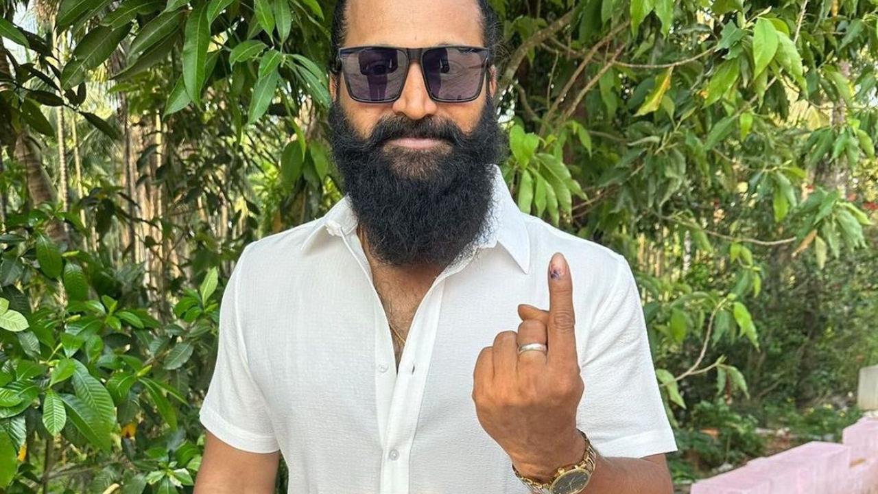 'Kantara' star Rishab Shetty casts his vote, flaunts inked index finger in pics