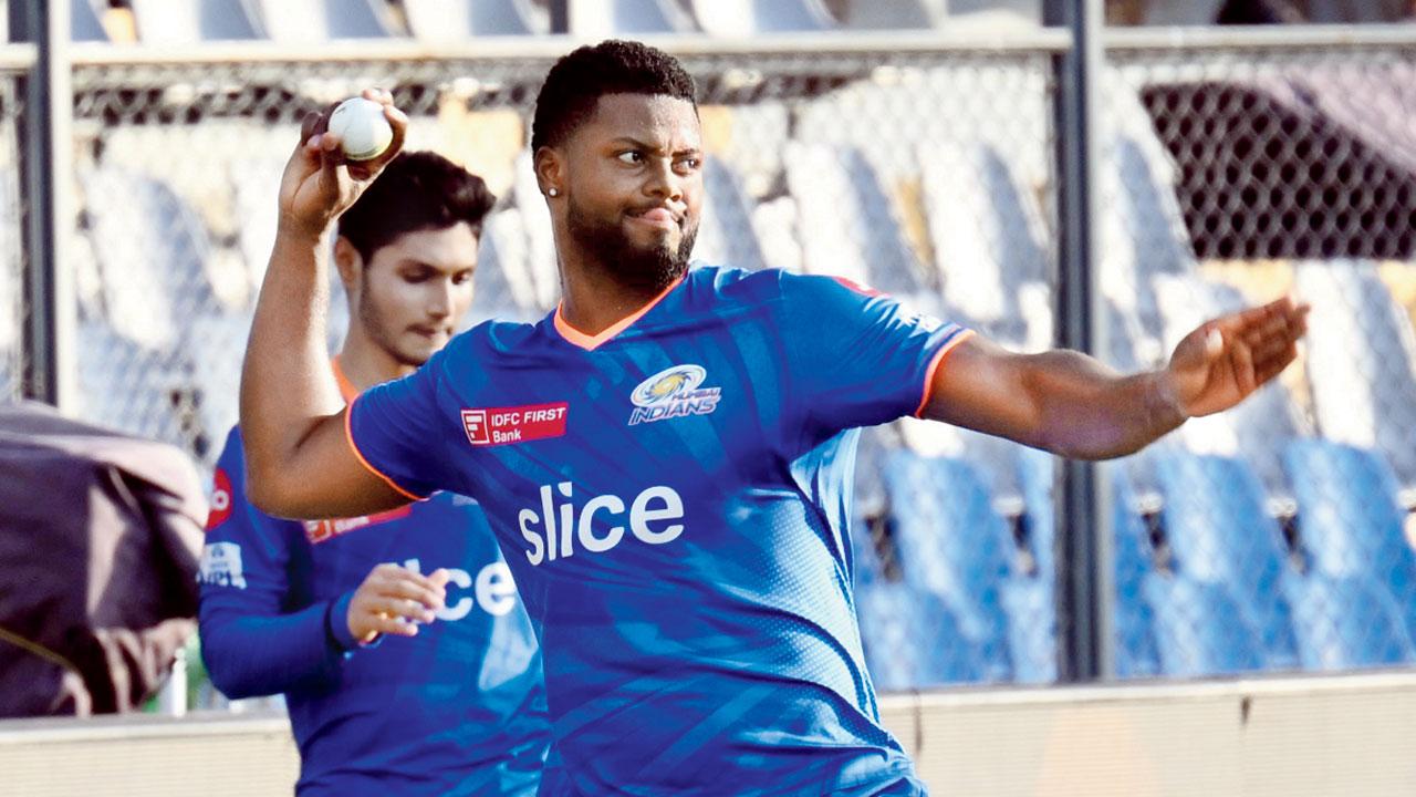 Romario Shepherd during Mumbai Indians’s practice session at Wankhede yesterday. Pic/Atul Kamble