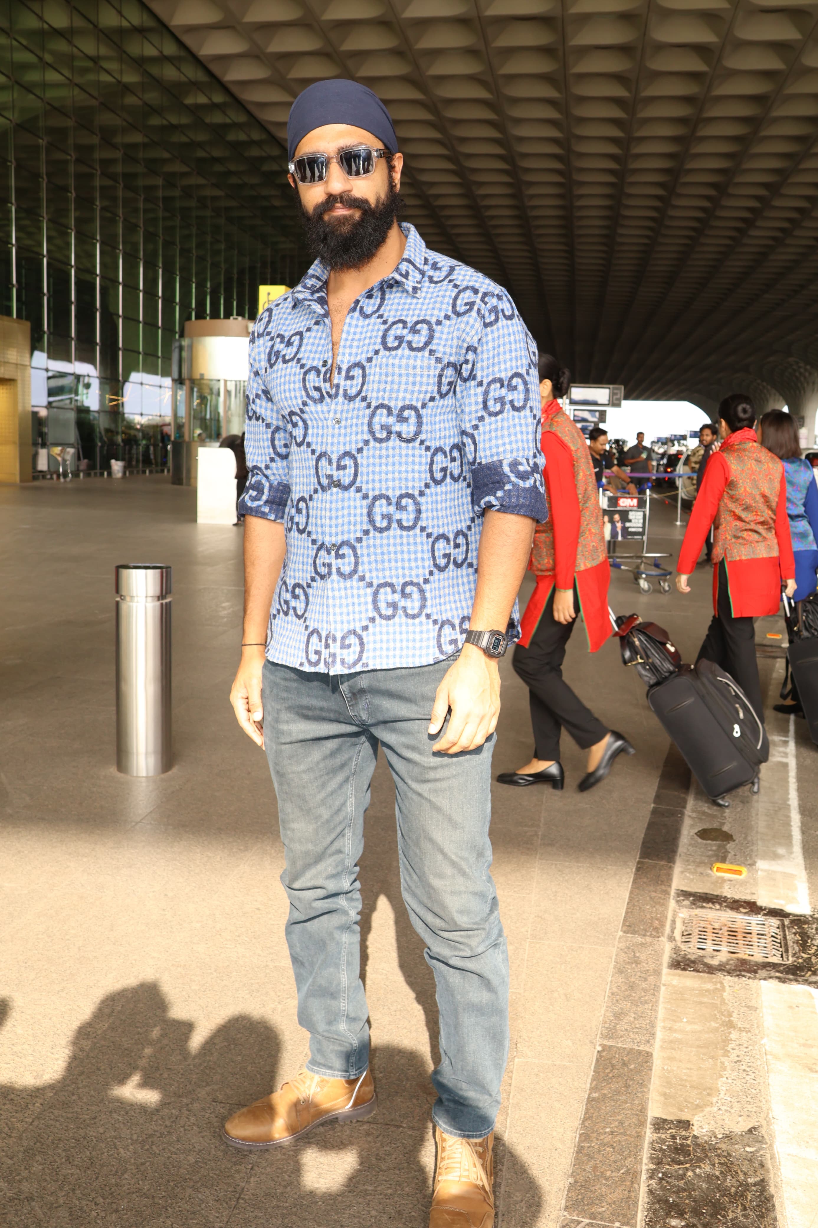 Punjabi Munda Vicky Kaushal took our breath away with his stylish airport look