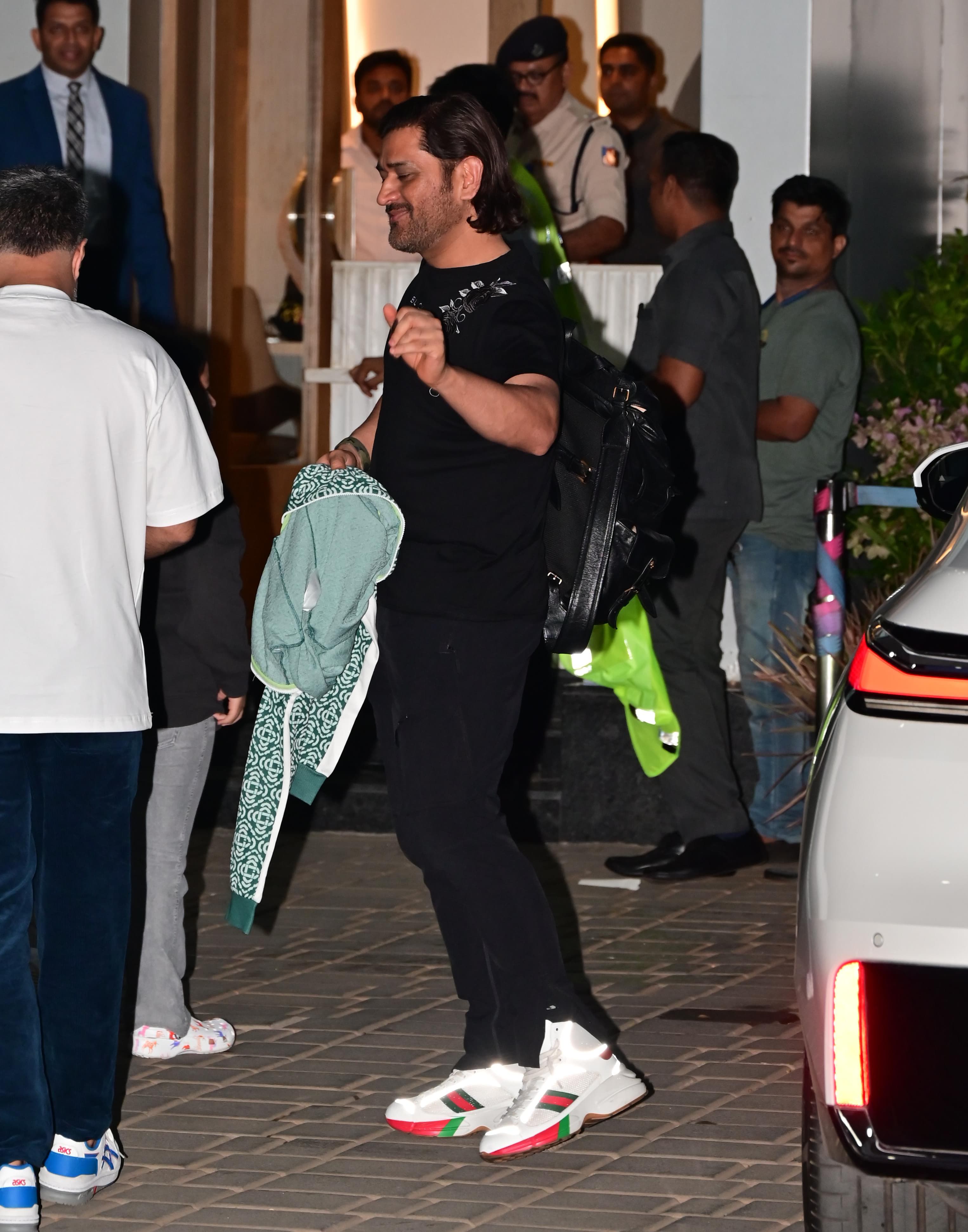 Former Indian cricket team captain Mahendra Singh Dhoni was clicked at Mumbai airport