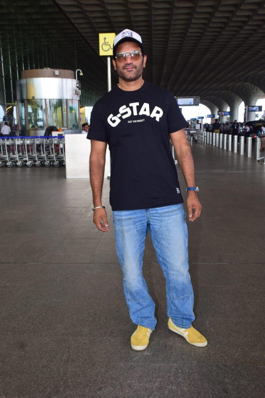 Sharad Kelkar was clicked at the airport in a cool and comfy outfit